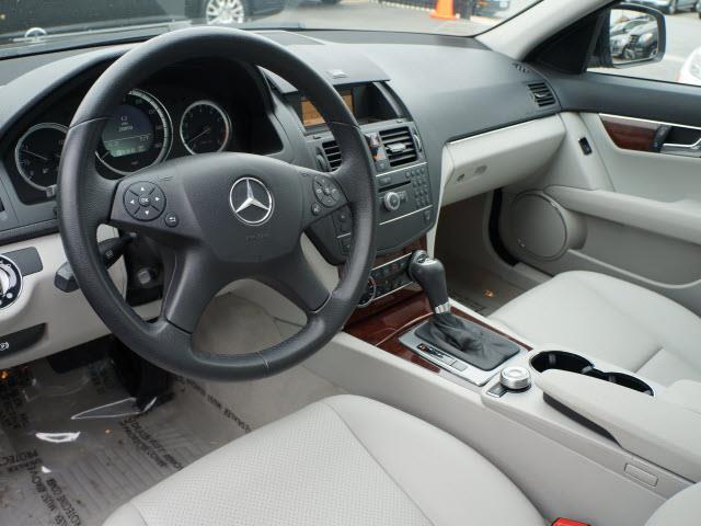 Mercedes-Benz C-Class 2009 photo 13