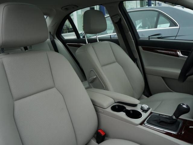 Mercedes-Benz C-Class 2009 photo 7