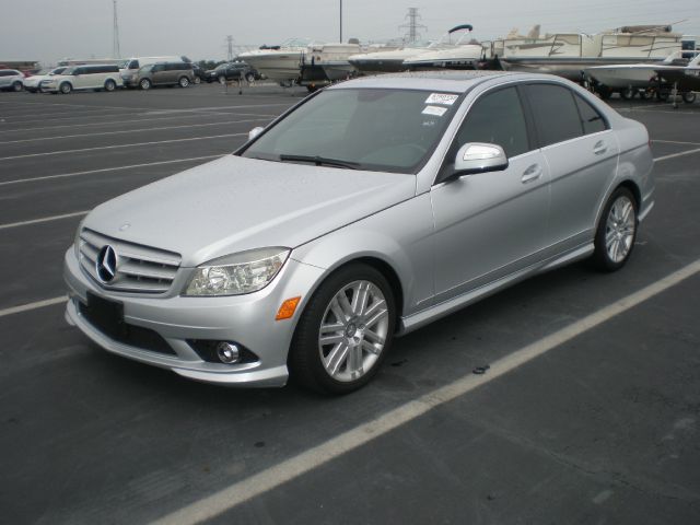 Mercedes-Benz C-Class 2WD Crew Cab 143.5 LTZ Sedan