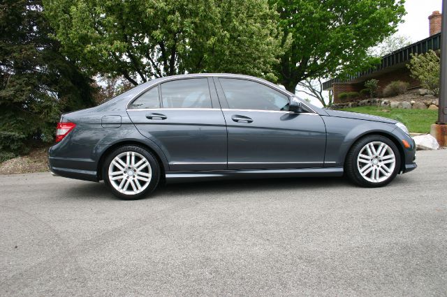 Mercedes-Benz C-Class 2009 photo 2