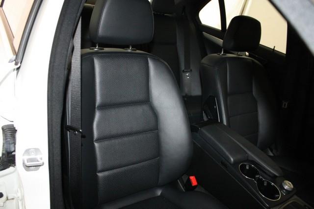Mercedes-Benz C-Class 2009 photo 2