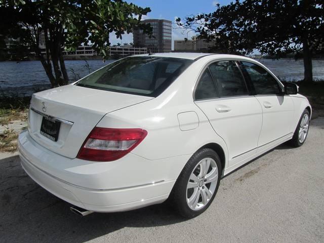 Mercedes-Benz C-Class 2009 photo 4