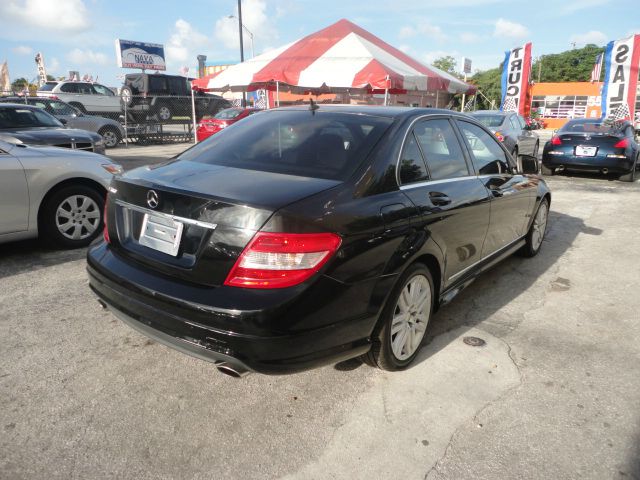 Mercedes-Benz C-Class 2009 photo 2