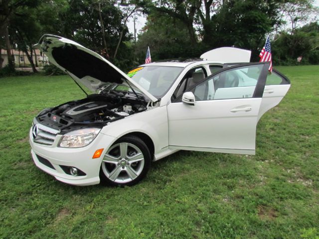 Mercedes-Benz C-Class 2010 photo 76