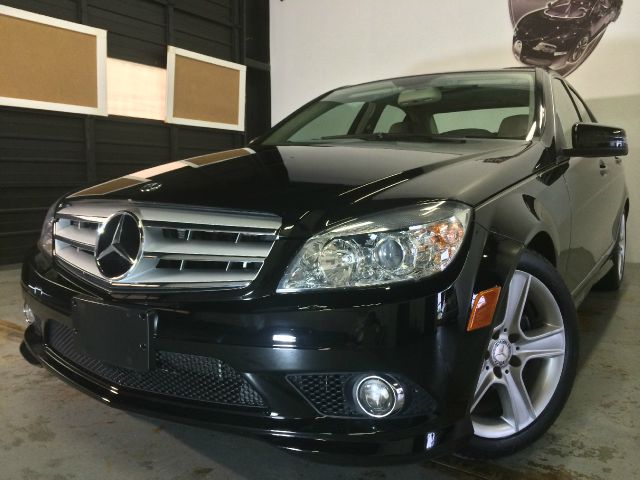 Mercedes-Benz C-Class 2010 photo 2