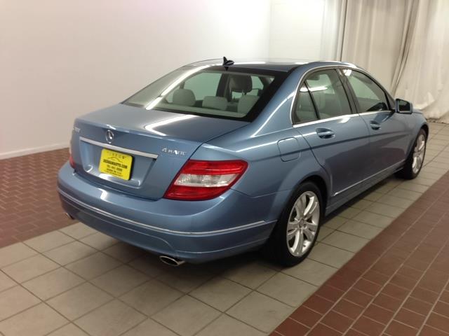 Mercedes-Benz C-Class 2010 photo 4