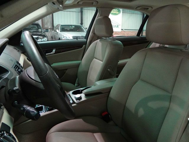 Mercedes-Benz C-Class 2010 photo 13