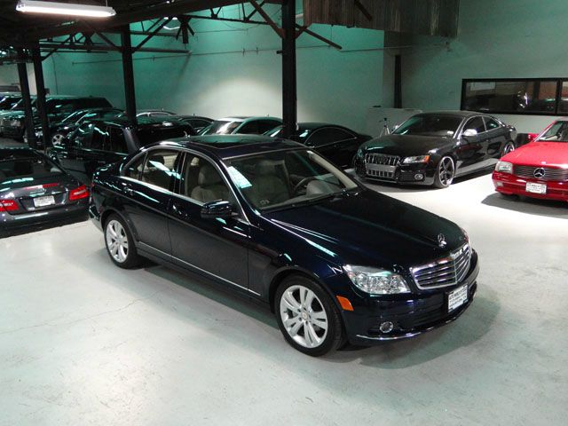 Mercedes-Benz C-Class 2010 photo 18