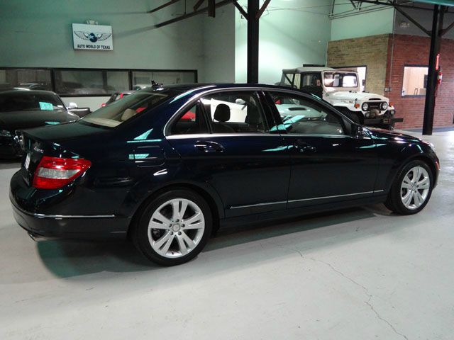 Mercedes-Benz C-Class 2010 photo 20