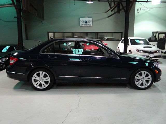 Mercedes-Benz C-Class 2010 photo 21