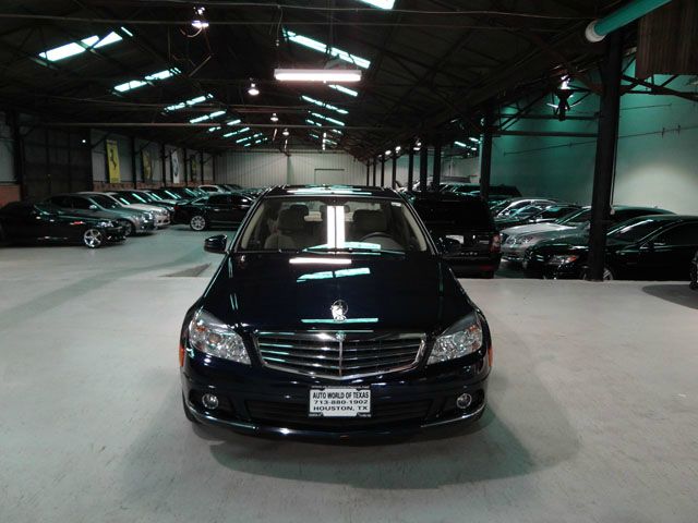 Mercedes-Benz C-Class 2010 photo 24