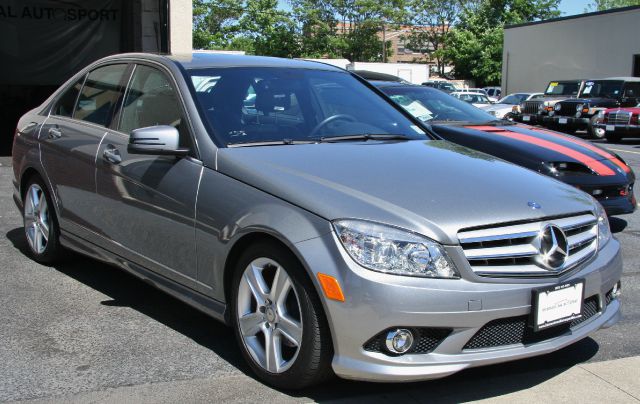 Mercedes-Benz C-Class 2010 photo 18