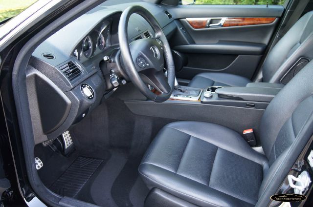 Mercedes-Benz C-Class 2010 photo 3