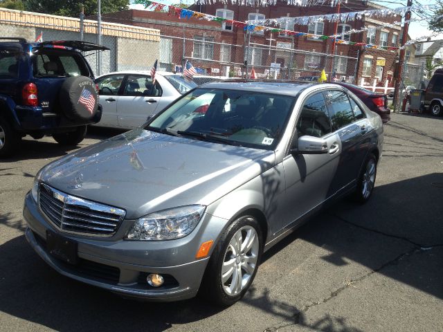 Mercedes-Benz C-Class 2011 photo 2