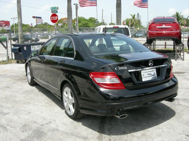 Mercedes-Benz C-Class 2011 photo 1