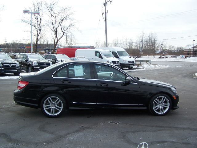 Mercedes-Benz C-Class 2011 photo 4