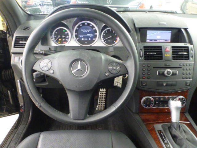 Mercedes-Benz C-Class 2011 photo 2