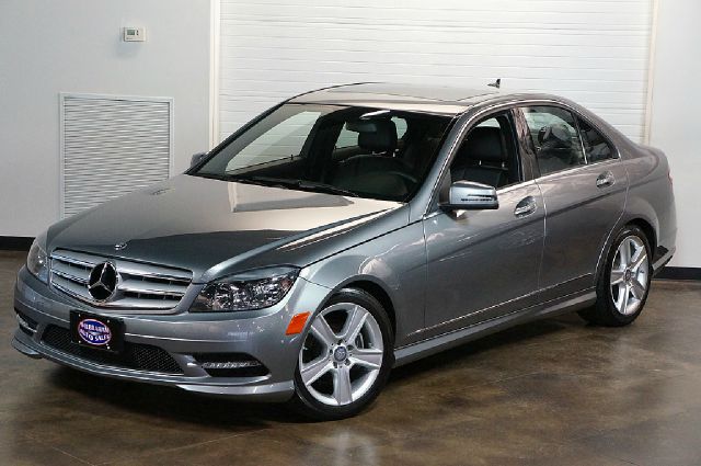 Mercedes-Benz C-Class 2011 photo 3