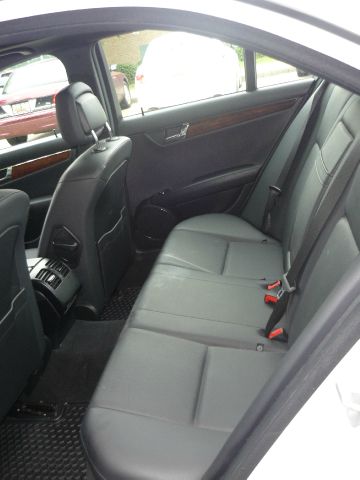 Mercedes-Benz C-Class 2011 photo 3