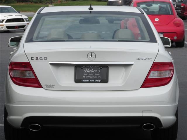 Mercedes-Benz C-Class 2011 photo 4