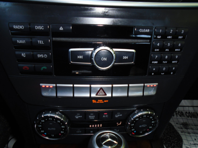 Mercedes-Benz C-Class 2012 photo 2