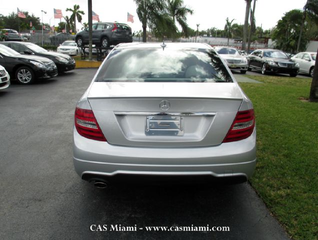 Mercedes-Benz C-Class 2012 photo 1