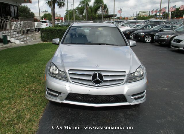 Mercedes-Benz C-Class 2012 photo 3