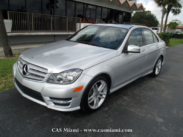 Mercedes-Benz C-Class 2012 photo 4