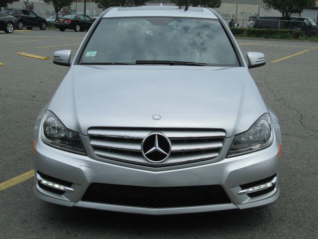Mercedes-Benz C-Class 2012 photo 2