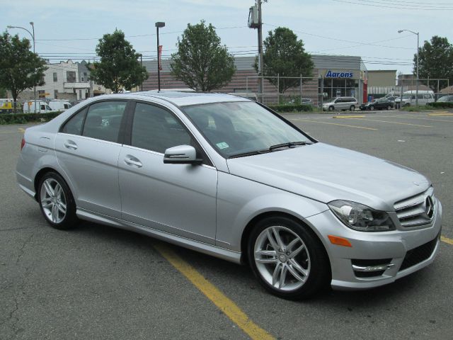 Mercedes-Benz C-Class 2012 photo 3