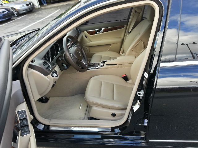 Mercedes-Benz C-Class 2012 photo 3