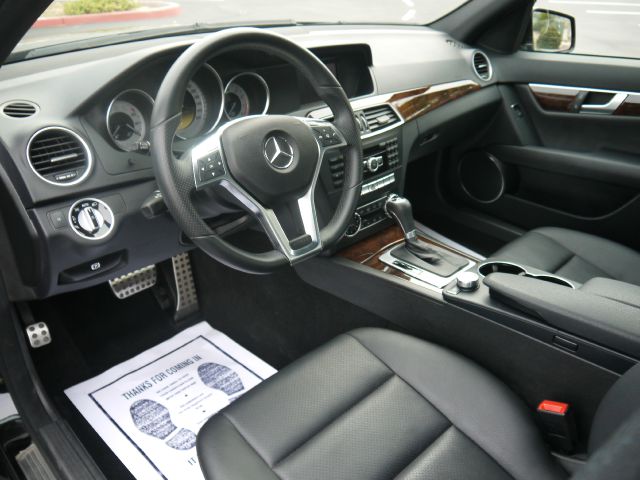 Mercedes-Benz C-Class 2012 photo 2
