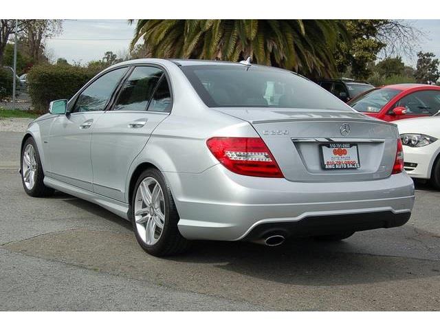 Mercedes-Benz C-Class 2012 photo 2