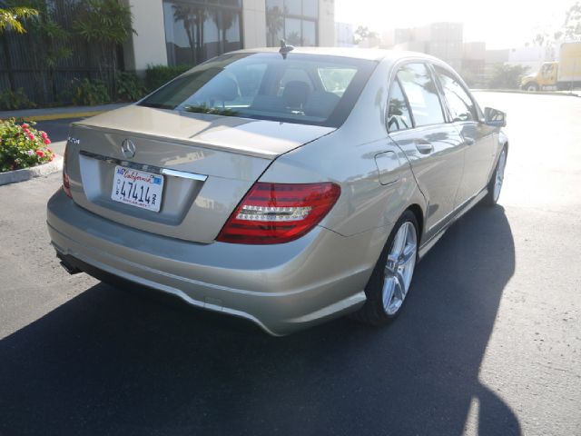 Mercedes-Benz C-Class 2012 photo 2