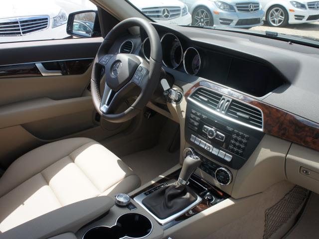 Mercedes-Benz C-Class 2013 photo 4