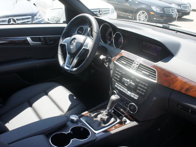 Mercedes-Benz C-Class 2013 photo 3