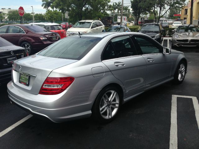 Mercedes-Benz C-Class 2013 photo 4