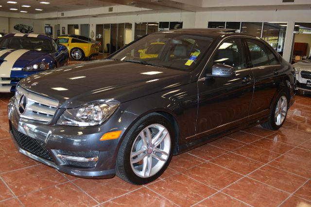 Mercedes-Benz C-Class 2013 photo 3