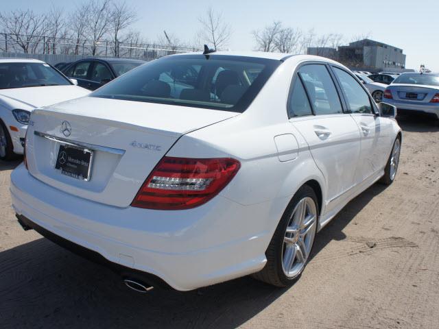 Mercedes-Benz C-Class 2013 photo 4
