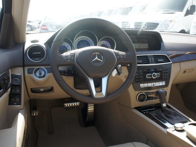 Mercedes-Benz C-Class 2013 photo 9