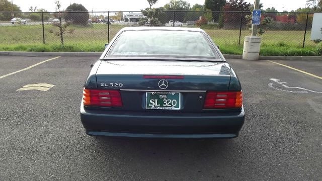 Mercedes-Benz CLK-Class 1995 photo 3