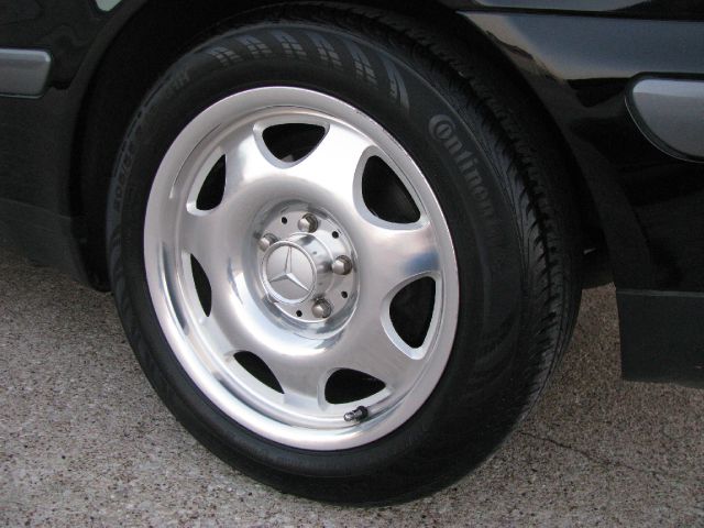 Mercedes-Benz CLK-Class 1998 photo 6