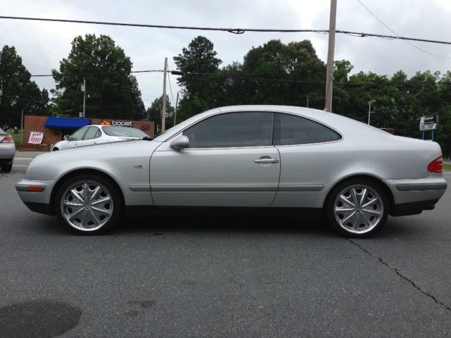 Mercedes-Benz CLK-Class 1999 photo 2