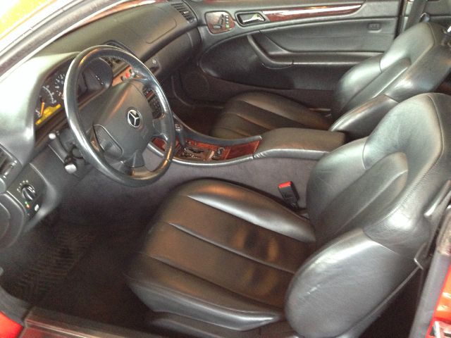 Mercedes-Benz CLK-Class XLE V6 Coupe
