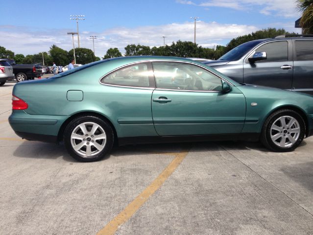 Mercedes-Benz CLK-Class 1999 photo 2