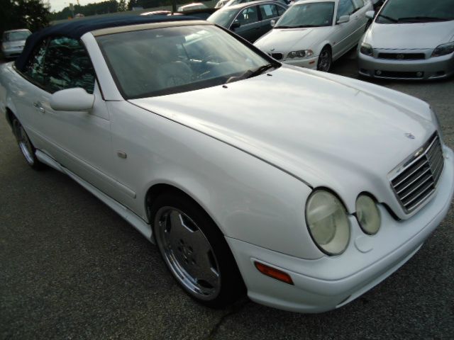Mercedes-Benz CLK-Class 1999 photo 2