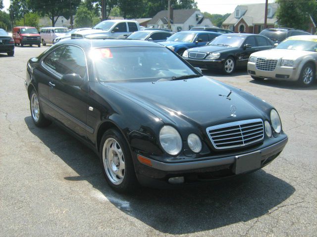 Mercedes-Benz CLK-Class 1999 photo 2