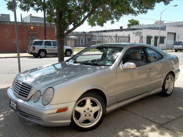 Mercedes-Benz CLK-Class 2000 photo 3