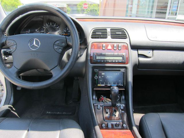 Mercedes-Benz CLK-Class 2000 photo 7