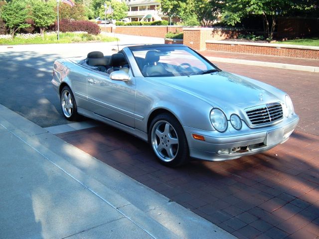 Mercedes-Benz CLK-Class 2000 photo 1